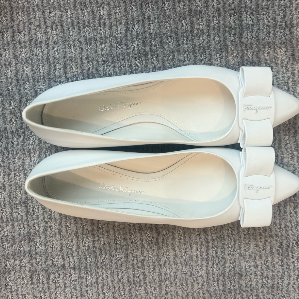 Salvatore Ferragamo White Flats with Bow Detail - Picture 2 of 4